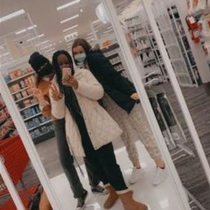 Meet your Posher, Julia